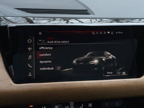 2023 Audi e-tron GT quattro Premium Plus