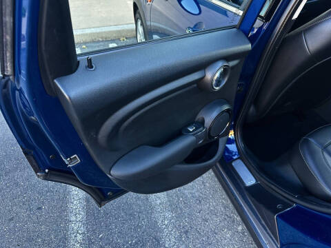 2017 MINI Hardtop 4 Door Cooper