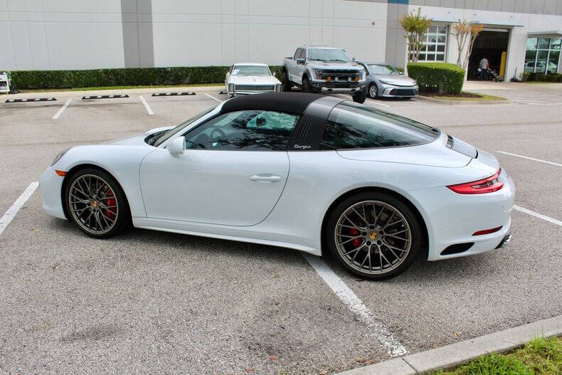 2018 Porsche 911