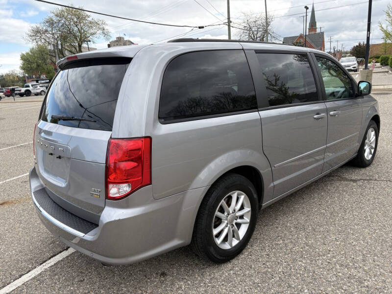 2016 Dodge Grand Caravan SXT Plus