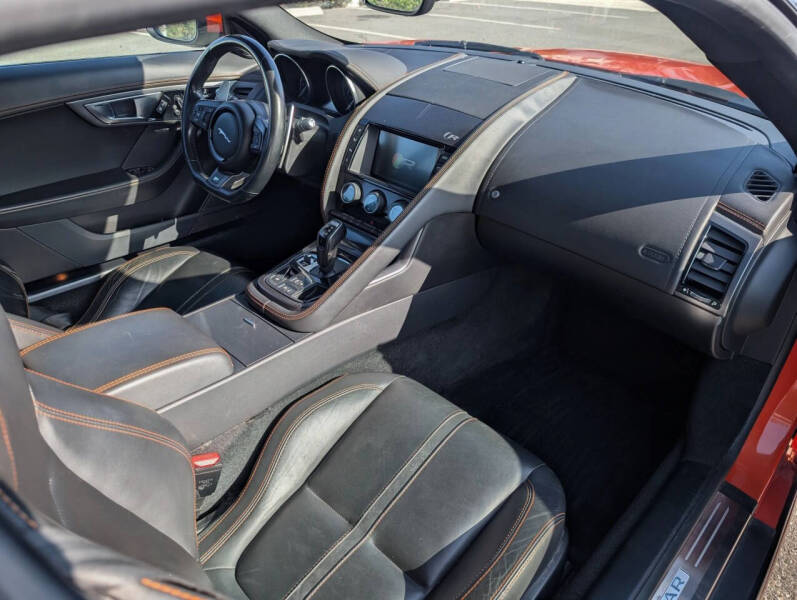 2016 Jaguar F-TYPE R