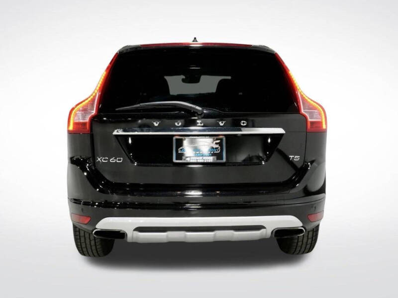 2017 Volvo XC60 T5 Dynamic