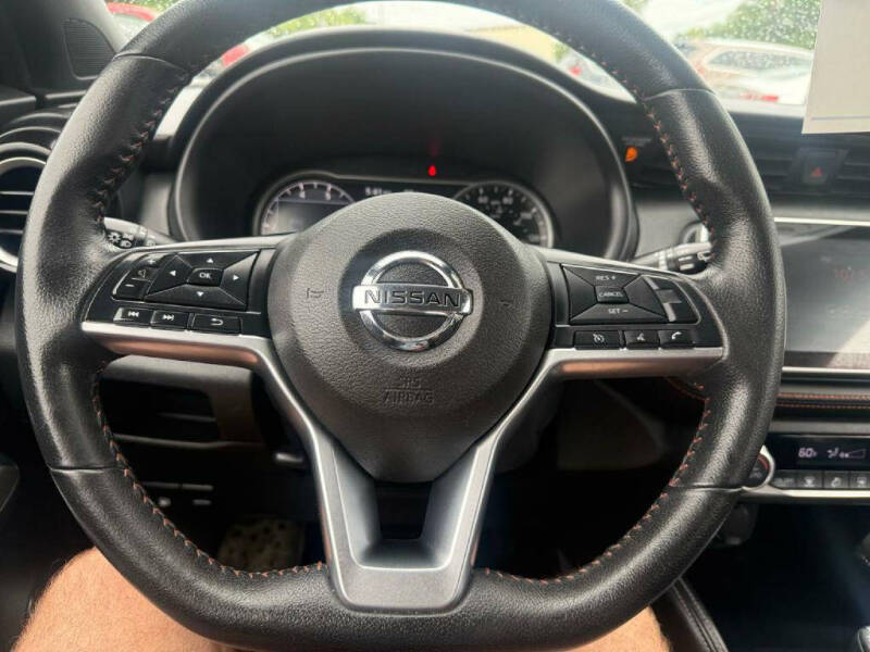 2020 Nissan Kicks SR