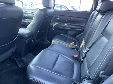 2016 Mitsubishi Outlander SE