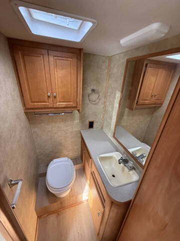 2008 Winnebago Access 26’ With Slide Low Mile