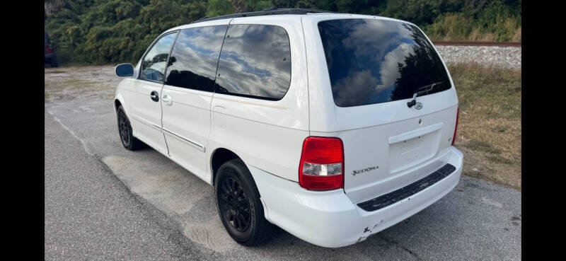 2003 Kia Sedona LX