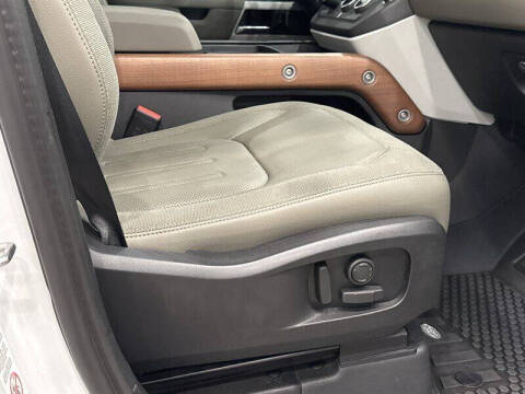 2021 Land Rover Defender 110 SE