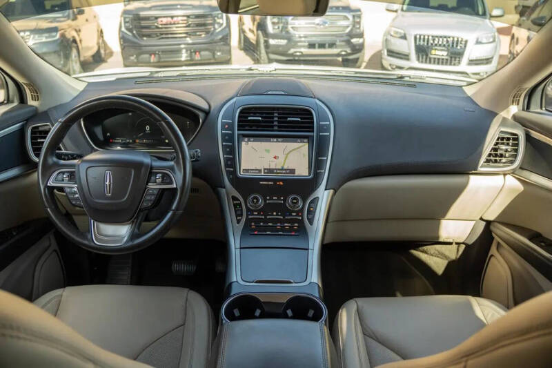 2020 Lincoln Nautilus Standard