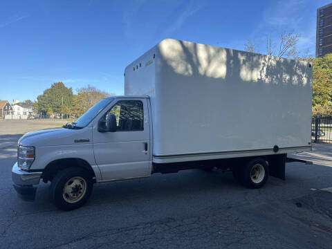 2022 Ford E-Series E-350 SD