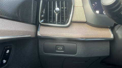 2026 Volvo XC90 B6 Ultra Dark 7P