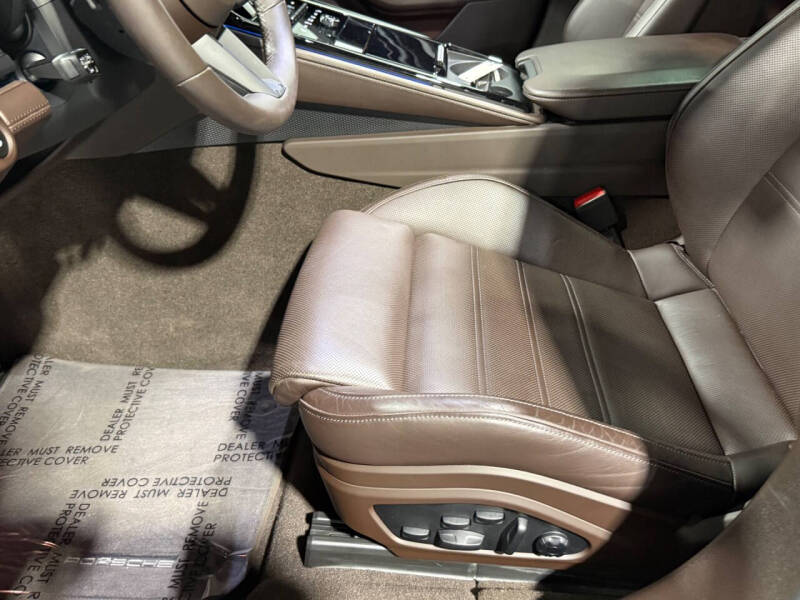 2025 Porsche Panamera 4 E-Hybrid