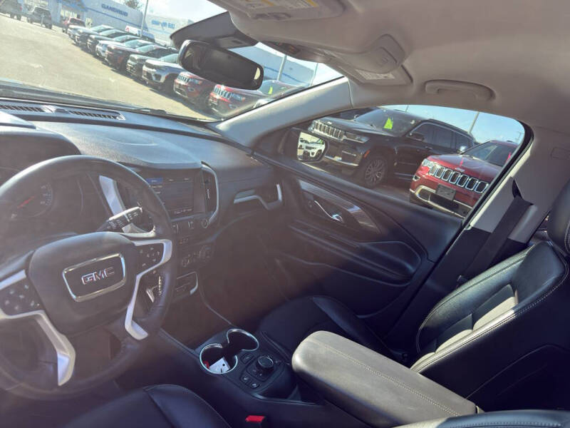 2022 GMC Terrain SLT