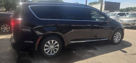 2017 Chrysler Pacifica Touring Plus