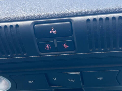 2013 Volkswagen Beetle Convertible 2.5L 50s Edition