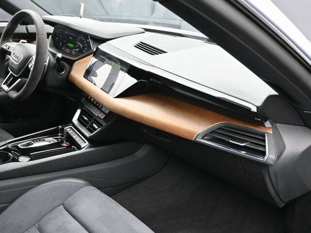 2022 Audi e-tron GT quattro Premium Plus