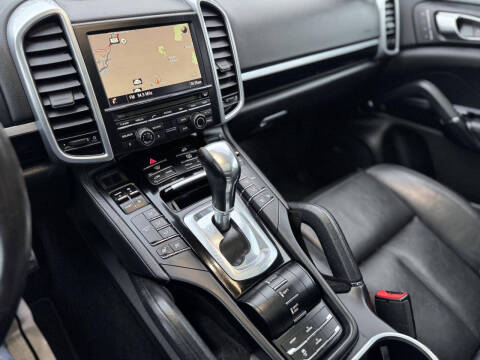 2016 Porsche Cayenne S E-Hybrid