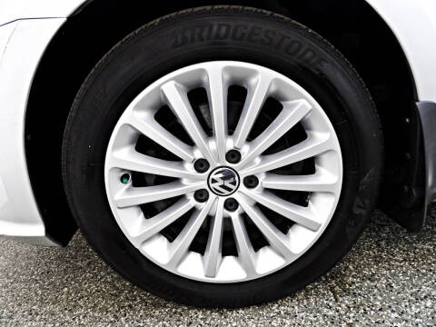 2017 Volkswagen Passat 1.8T SE