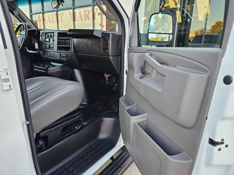 2023 Chevrolet Express LS 3500