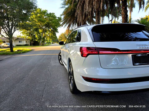 2021 Audi e-tron quattro Premium