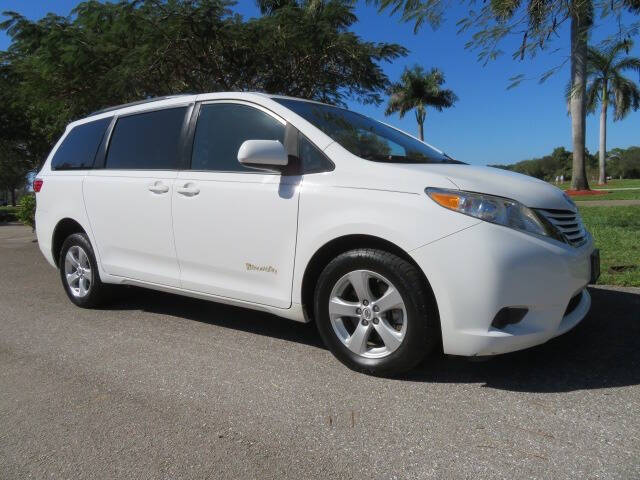 2016 Toyota Sienna LE Mobility 7-Passenger