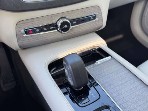 2024 Volvo XC90 B6 Plus Bright Theme 7P