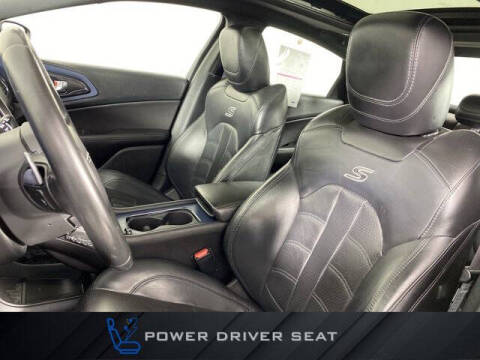 2016 Chrysler 200 S