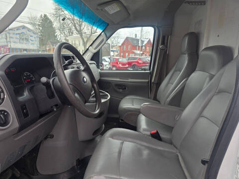 2011 Ford E-Series E-450 SD