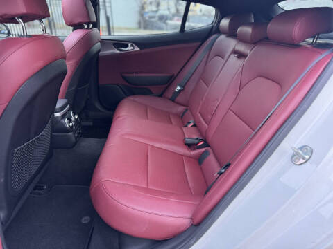 2022 Kia Stinger GT1