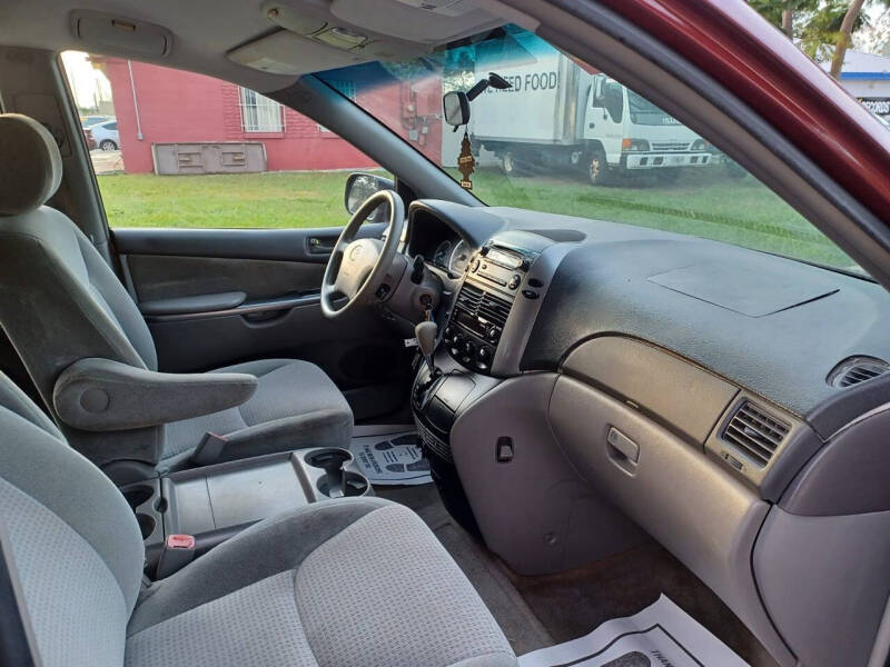 2006 Toyota Sienna LE 7 Passenger