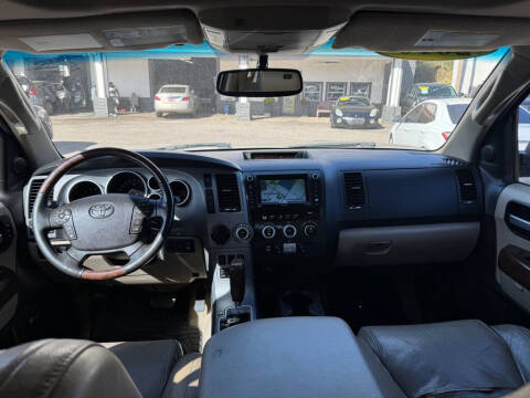 2010 Toyota Sequoia Platinum