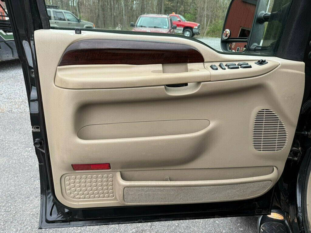 2005 Ford F-350 Super Duty 20