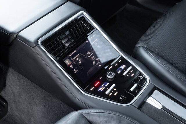 2023 Porsche Panamera 4