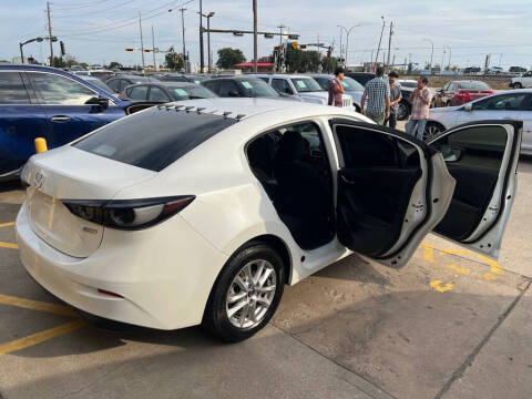 2016 Mazda MAZDA3 i Sport