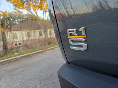 2023 Rivian R1S Adventure