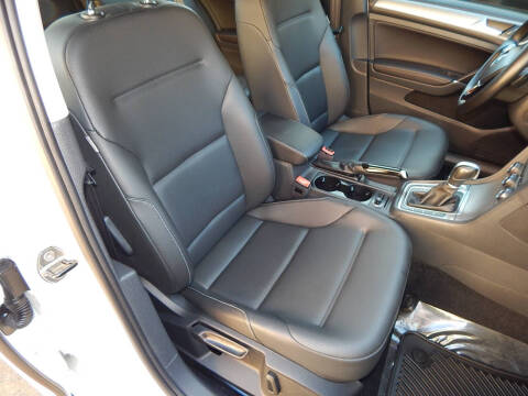 2016 Volkswagen Golf TSI SE