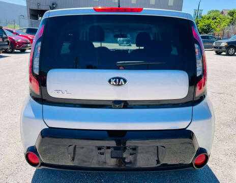 2016 Kia Soul +