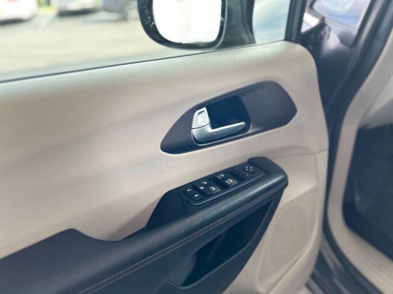 2019 Chrysler Pacifica Touring L