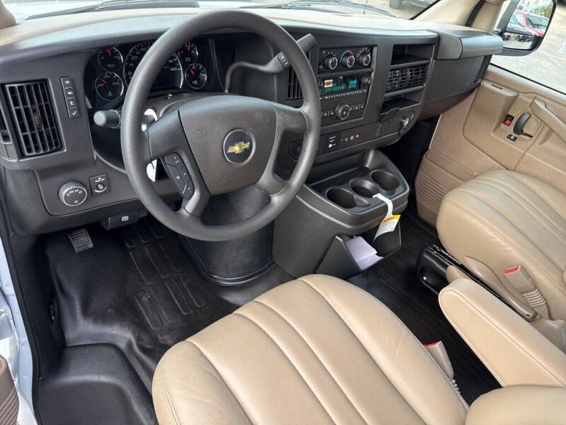 2025 Chevrolet Express 2500