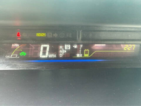 2014 Toyota Prius v Five