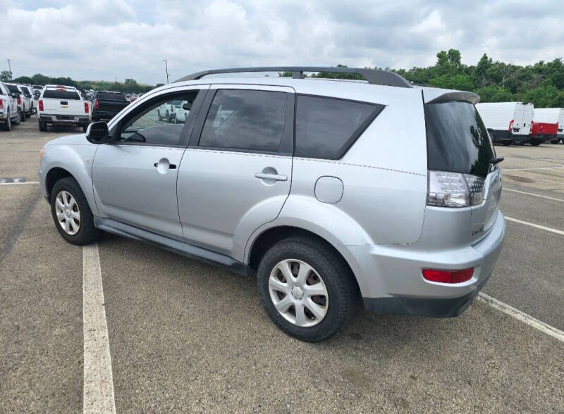 2012 Mitsubishi Outlander ES