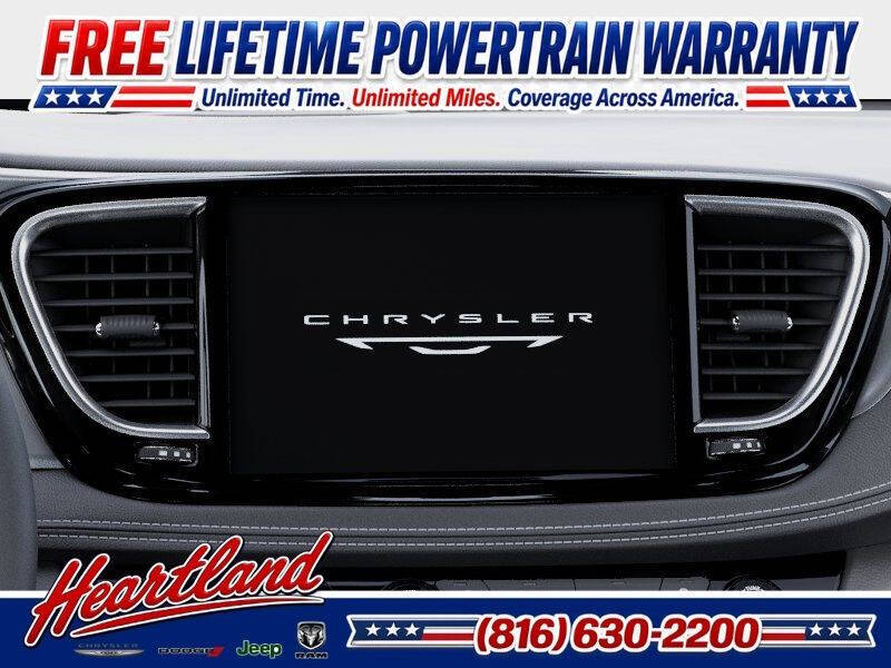 2027 Chrysler Pacifica Select