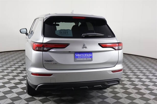 2024 Mitsubishi Outlander ES