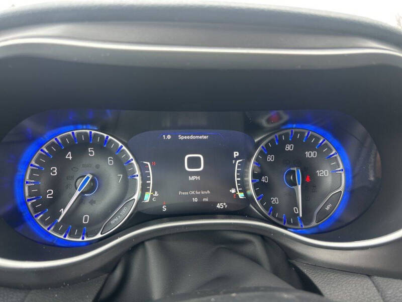 2026 Chrysler Pacifica Select