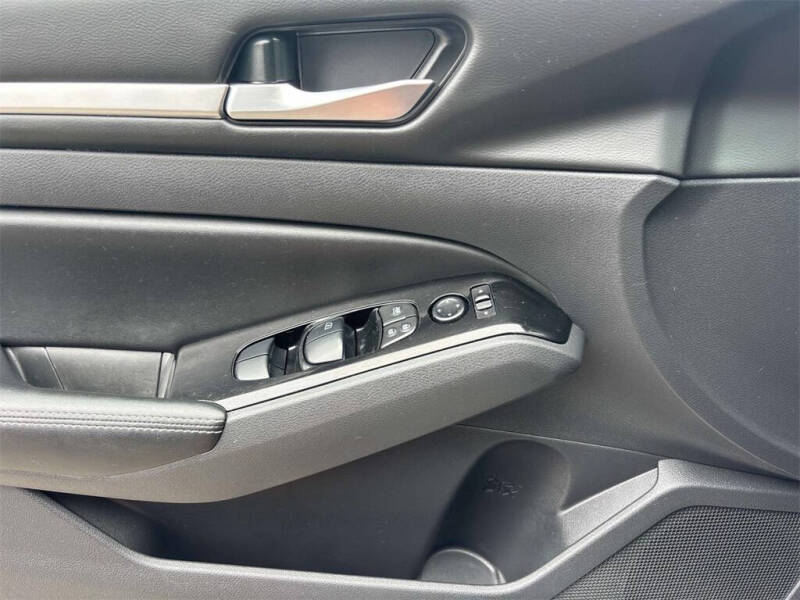 2024 Nissan Altima 2.5 SL