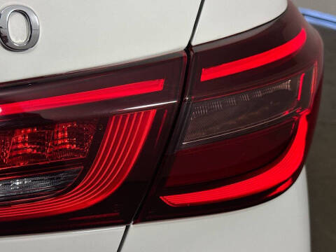 2022 Infiniti Q50 Luxe