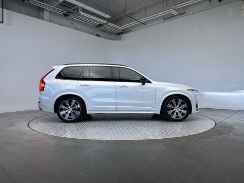 2022 Volvo XC90 Recharge T8 R-Design
