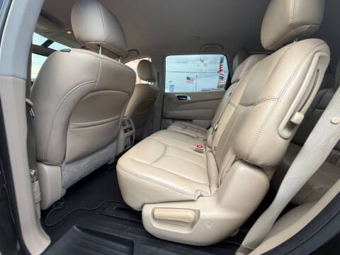 2017 Nissan Pathfinder SL
