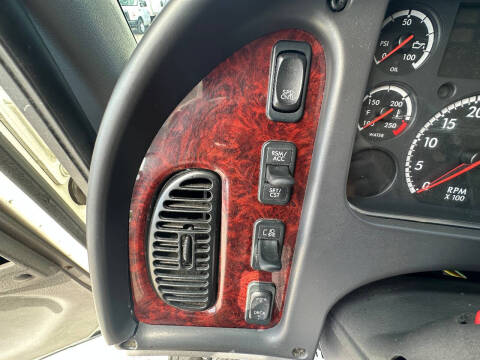 2018 Freightliner M2 106