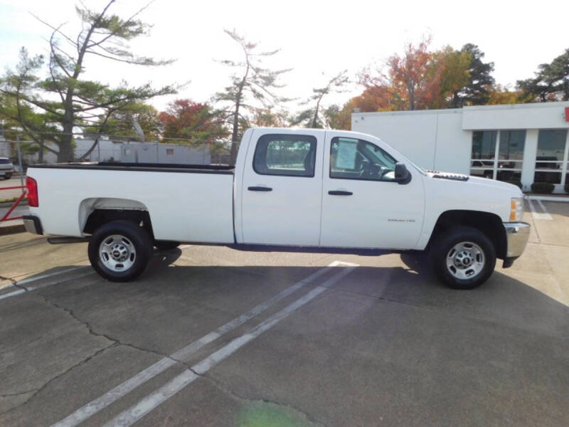 2013 Chevrolet Silverado 2500HD Work Truck photo 3