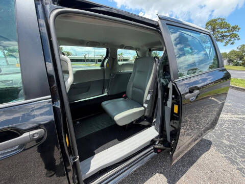 2014 Toyota Sienna L 7-Passenger